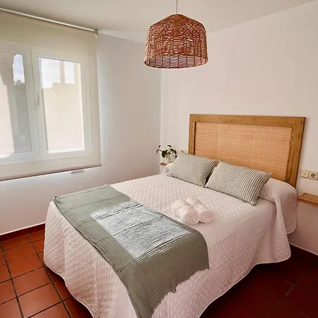 Coqueto En Con Jardin Y Parking