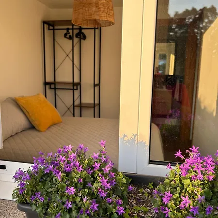 Apartment Coqueto En Con Jardin Y Parking *